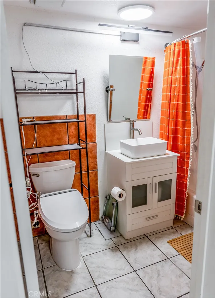 300 E Chestnut #300Q Santa Ana, CA 92701