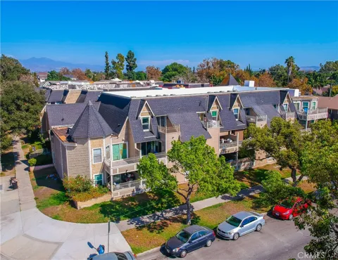 300 E Chestnut #300Q
