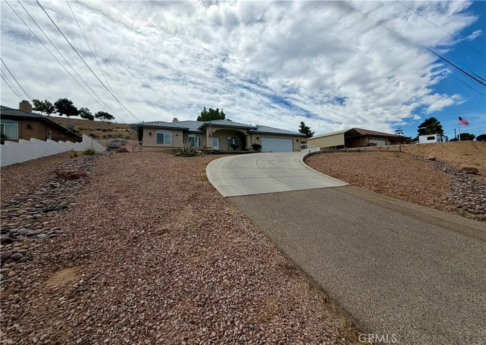 17659 Bangor Hesperia, CA 92345