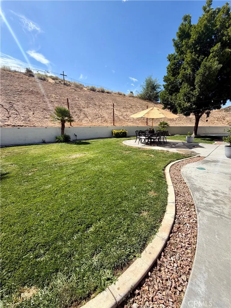 17659 Bangor Hesperia, CA 92345