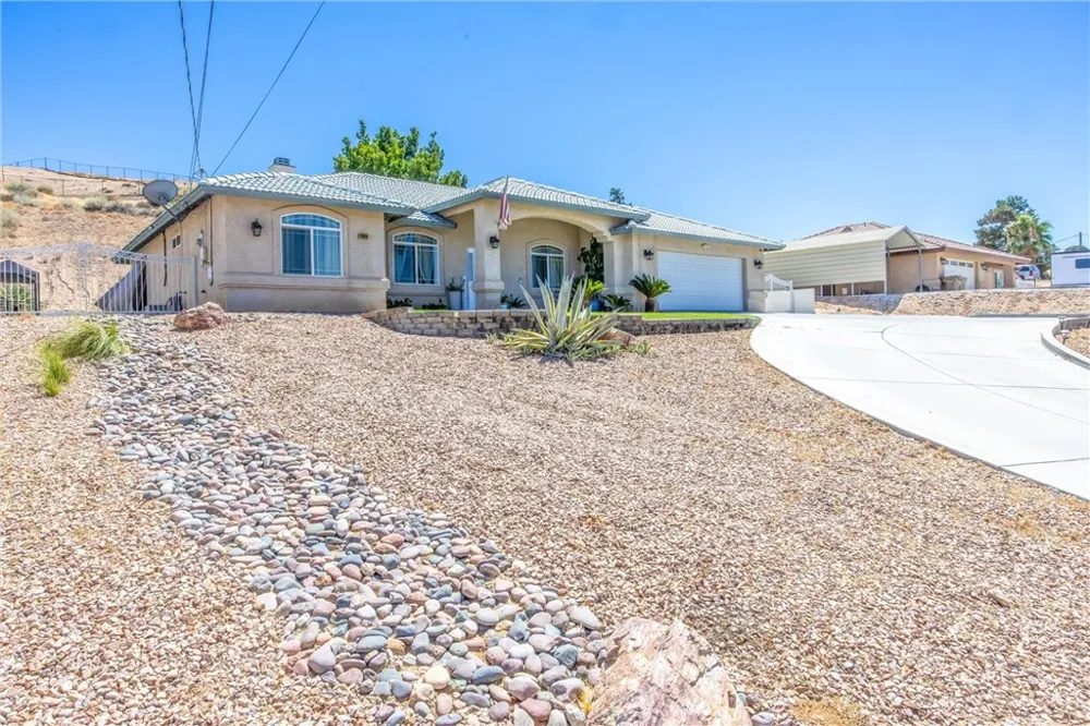 17659 Bangor Hesperia, CA 92345