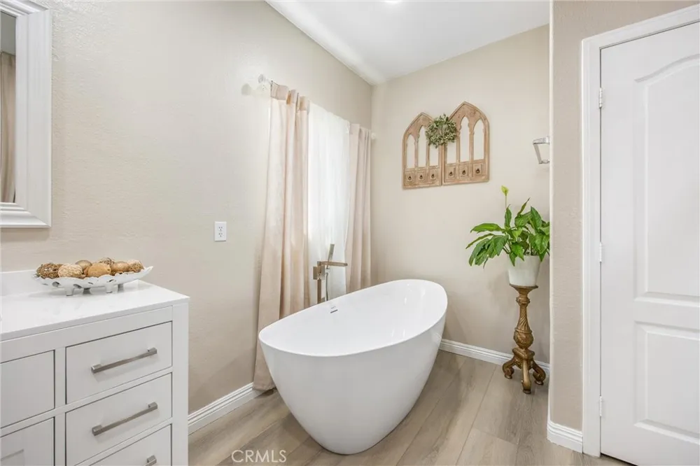 17659 Bangor Hesperia, CA 92345