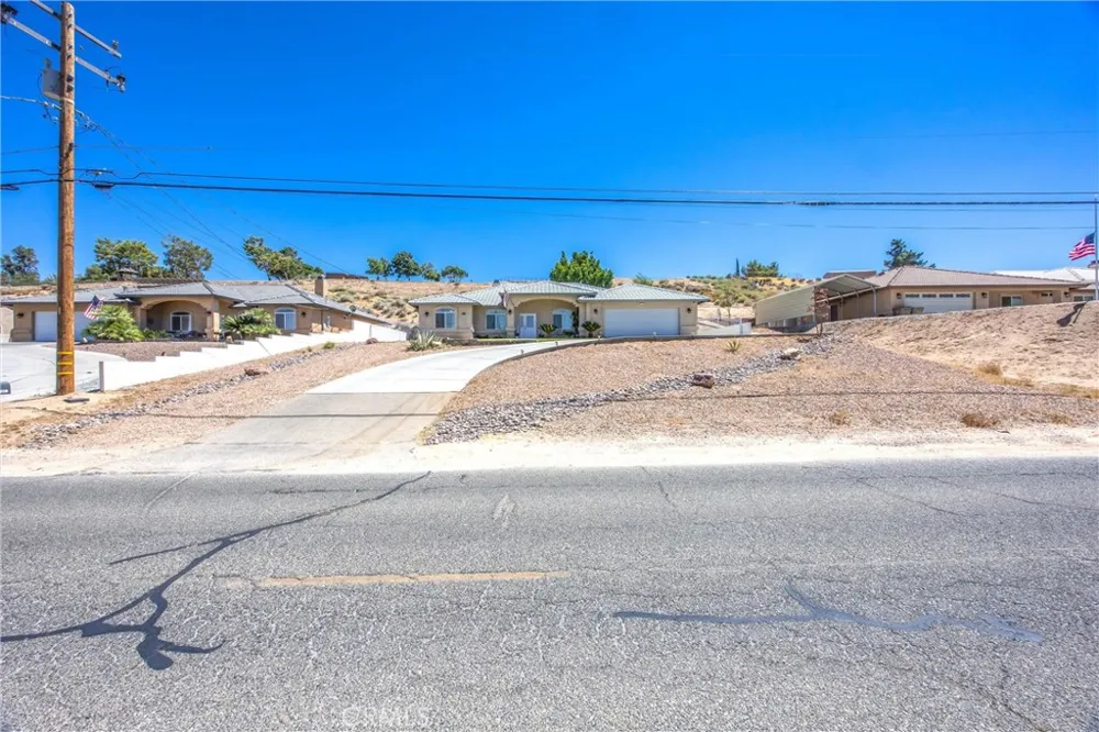 17659 Bangor Hesperia, CA 92345