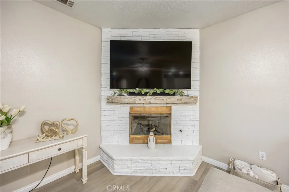 17659 Bangor Hesperia, CA 92345