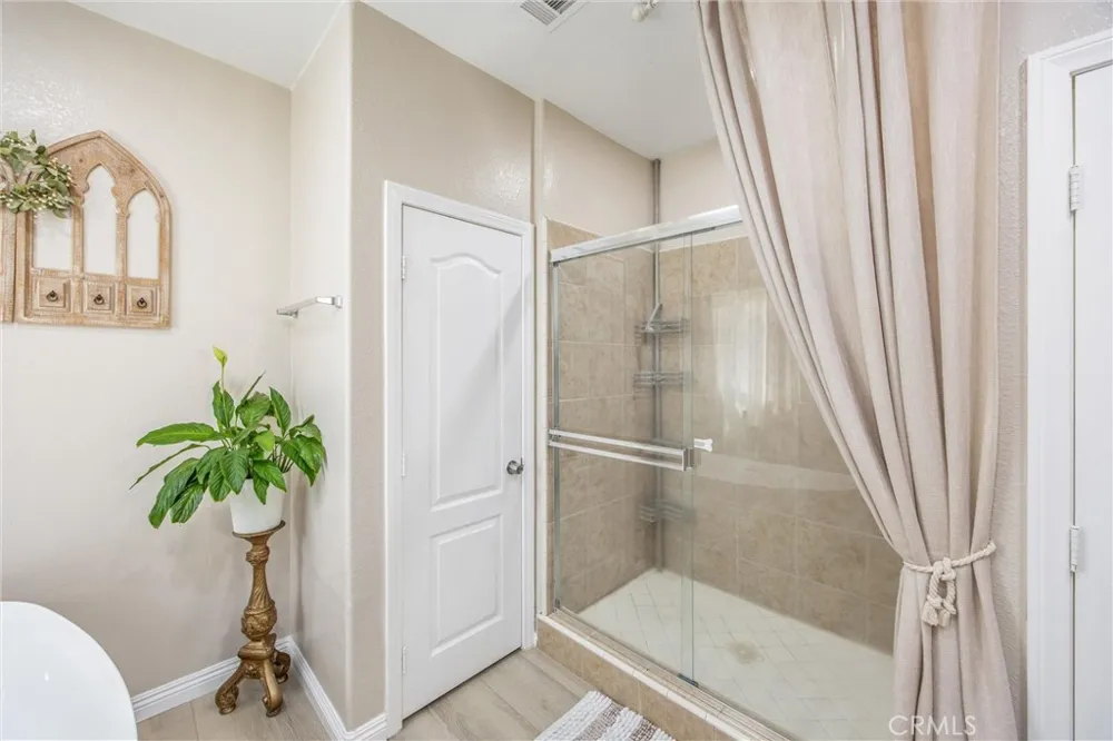 17659 Bangor Hesperia, CA 92345