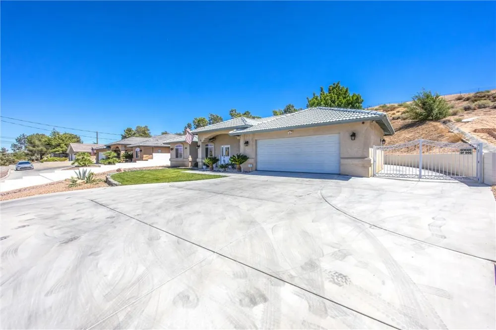 17659 Bangor Hesperia, CA 92345