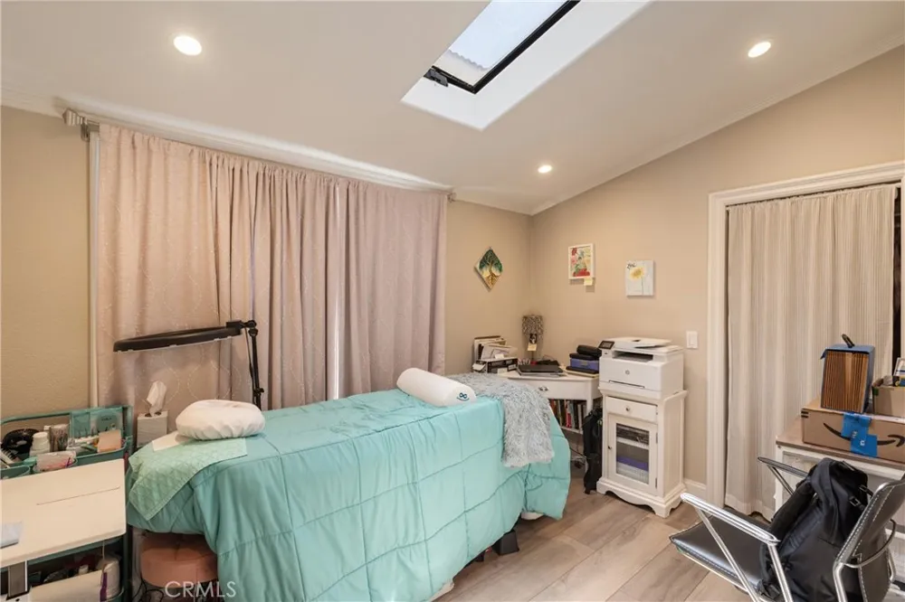 711 Huntington Huntington Beach, CA 92648