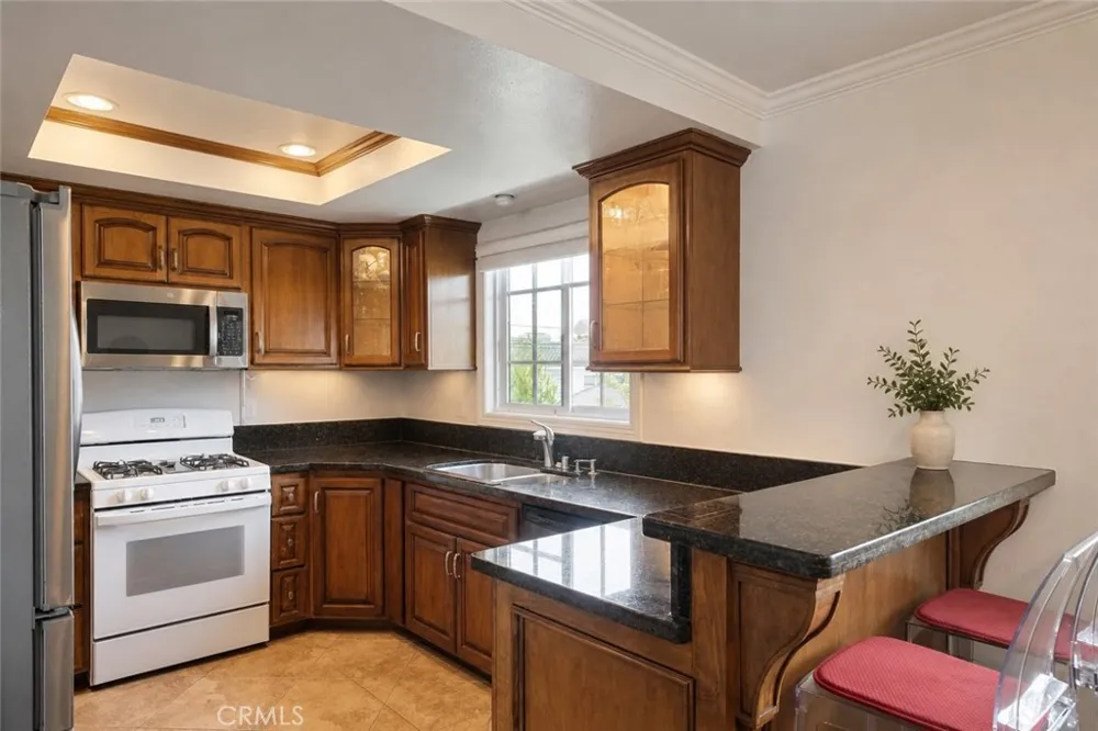 711 Huntington Huntington Beach, CA 92648
