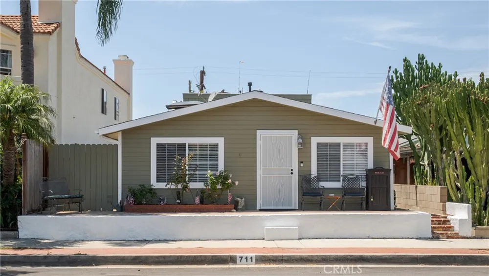 711 Huntington Huntington Beach, CA 92648