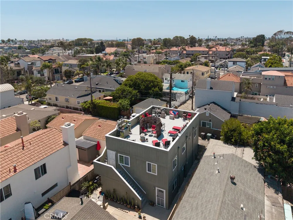 711 Huntington Huntington Beach, CA 92648