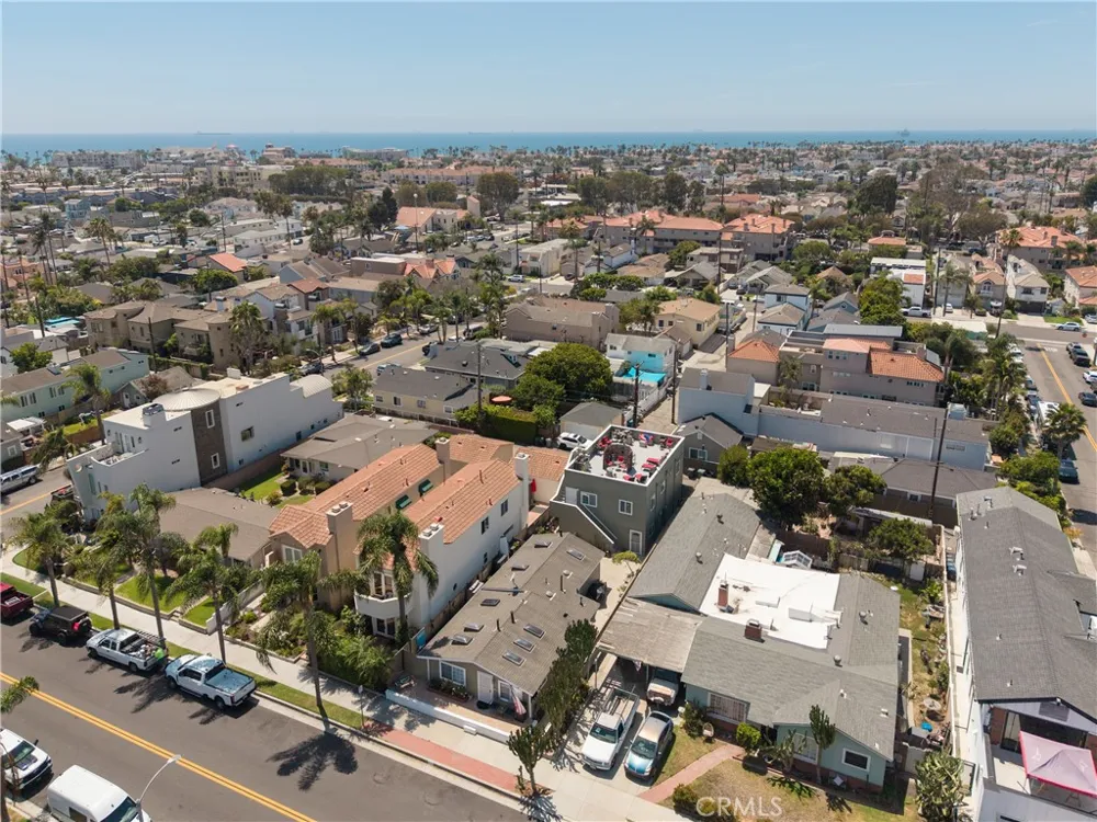 711 Huntington Huntington Beach, CA 92648