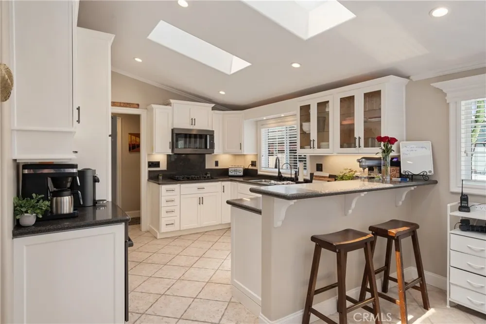 711 Huntington Huntington Beach, CA 92648