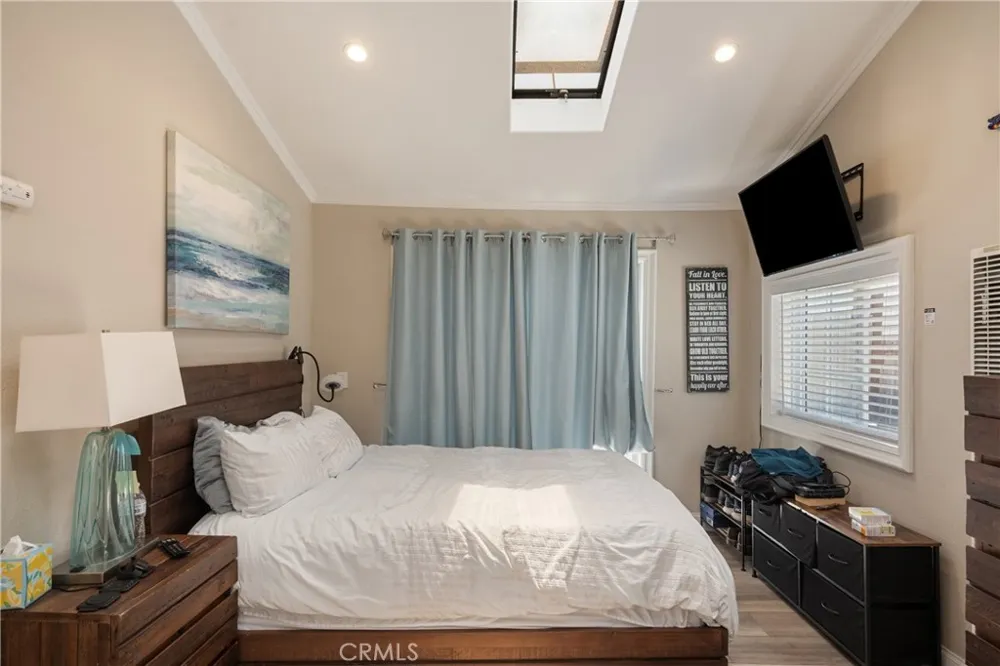 711 Huntington Huntington Beach, CA 92648