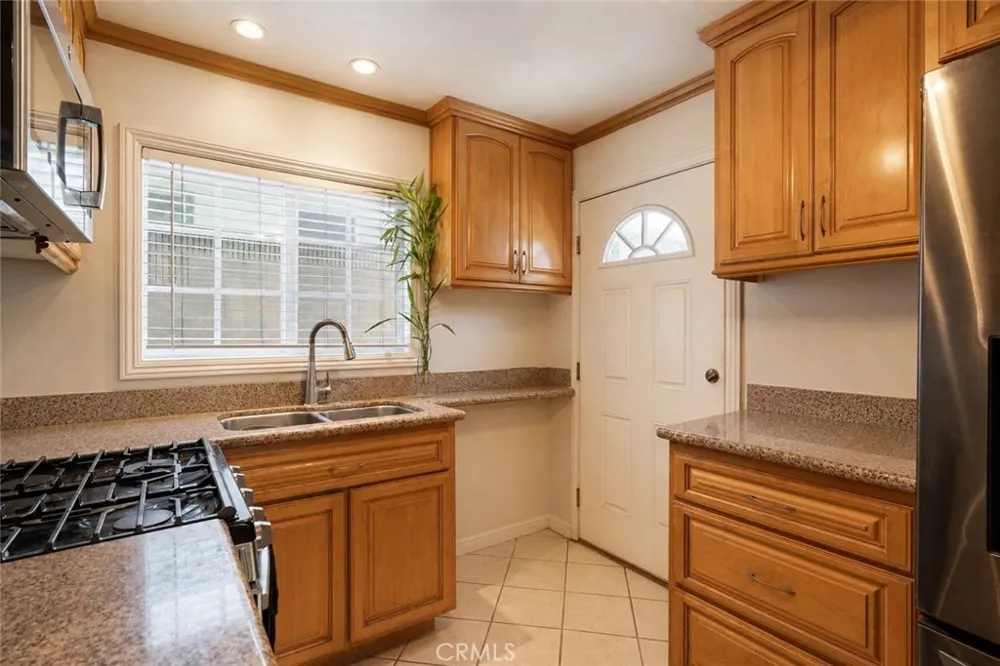 711 Huntington Huntington Beach, CA 92648