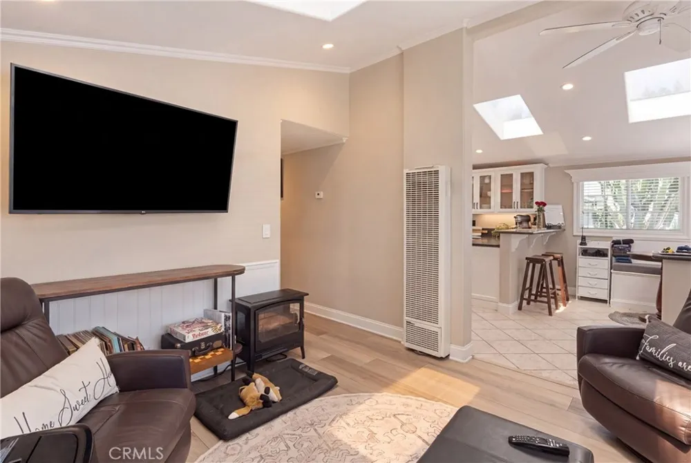 711 Huntington Huntington Beach, CA 92648