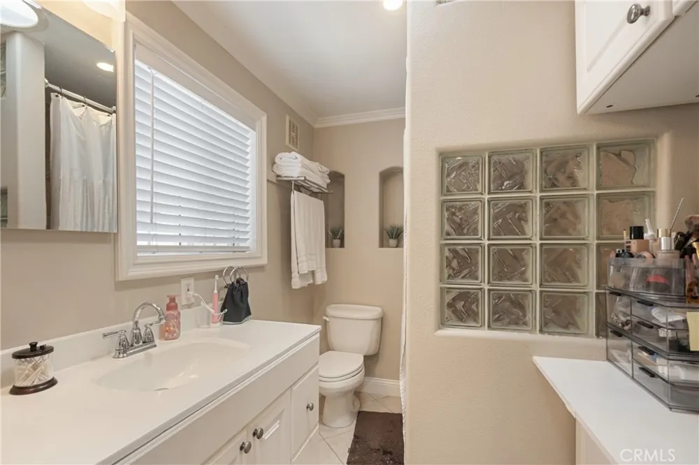 711 Huntington Huntington Beach, CA 92648