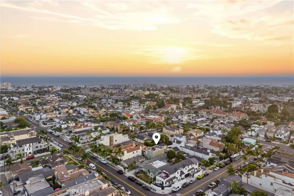 711 Huntington Huntington Beach, CA 92648