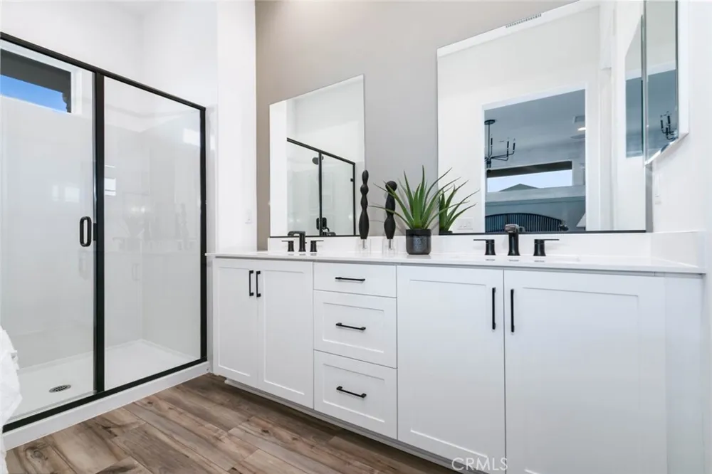 1085 Cadence Irvine, CA 92618