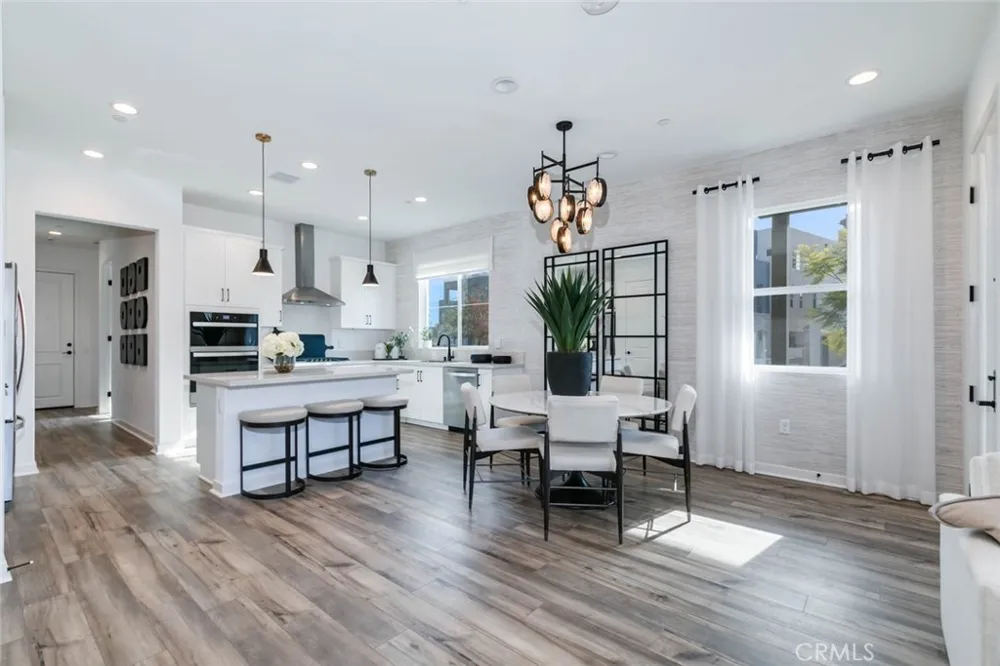 1085 Cadence Irvine, CA 92618