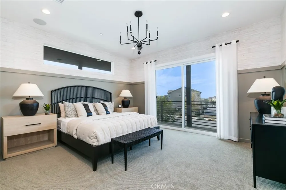 1085 Cadence Irvine, CA 92618