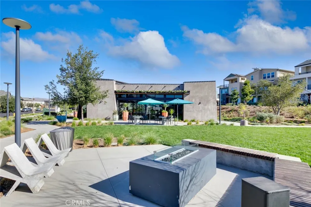 1085 Cadence Irvine, CA 92618