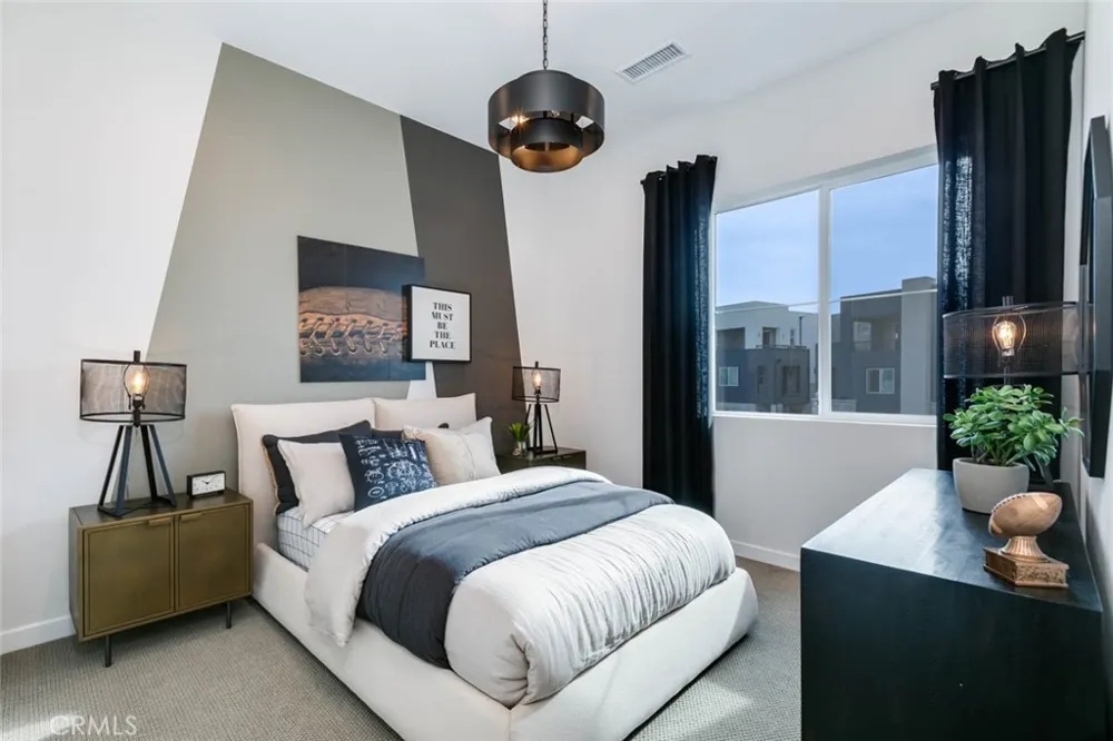 1085 Cadence Irvine, CA 92618