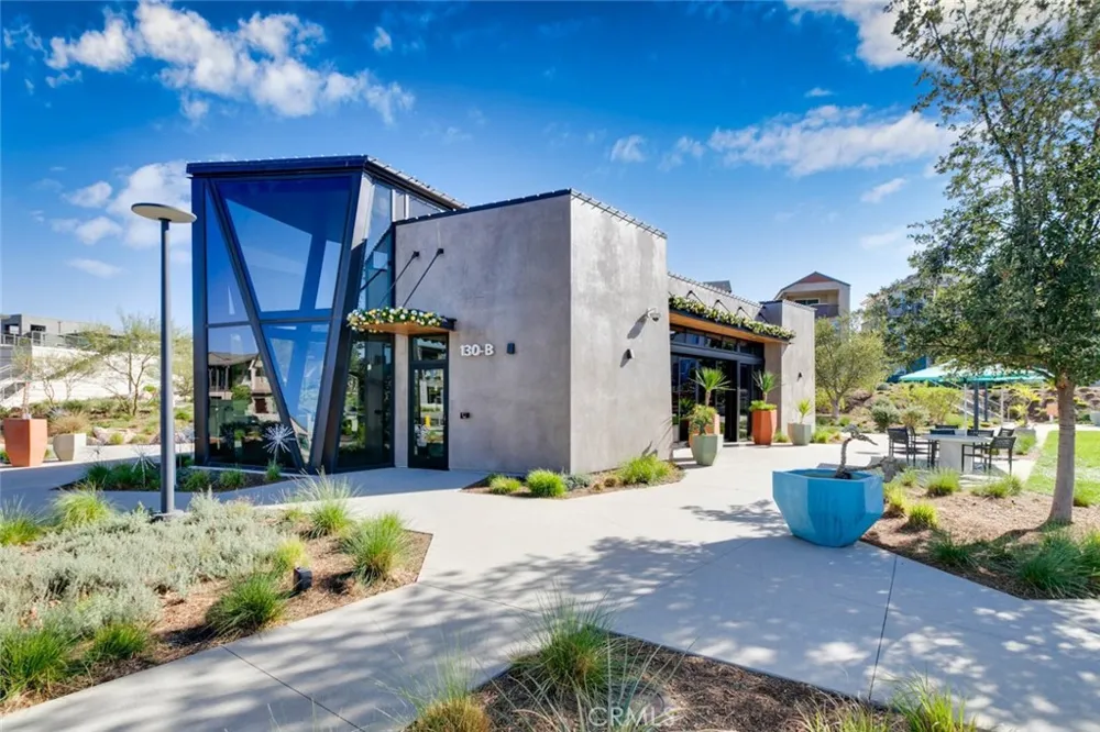 1085 Cadence Irvine, CA 92618