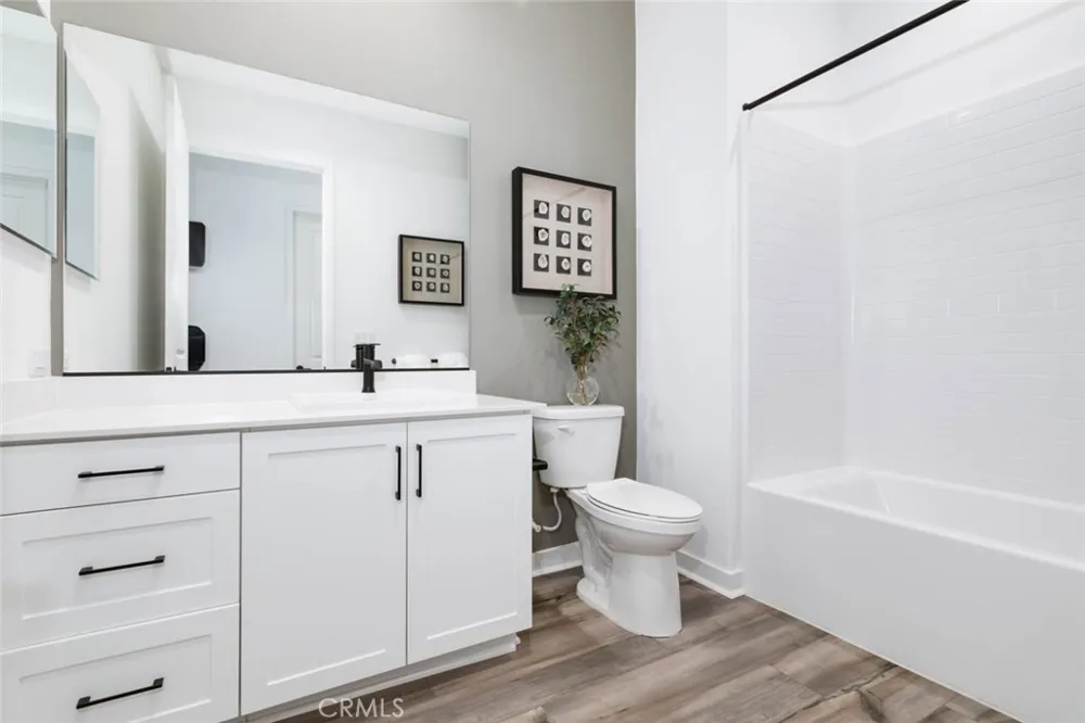 1085 Cadence Irvine, CA 92618