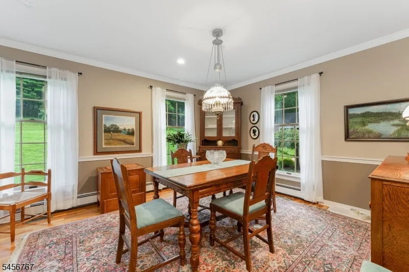 90 Old Farm Rd Holland, NJ 08848