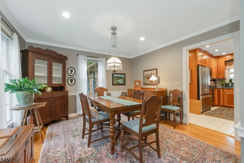 90 Old Farm Rd Holland, NJ 08848