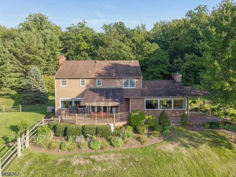 90 Old Farm Rd Holland, NJ 08848