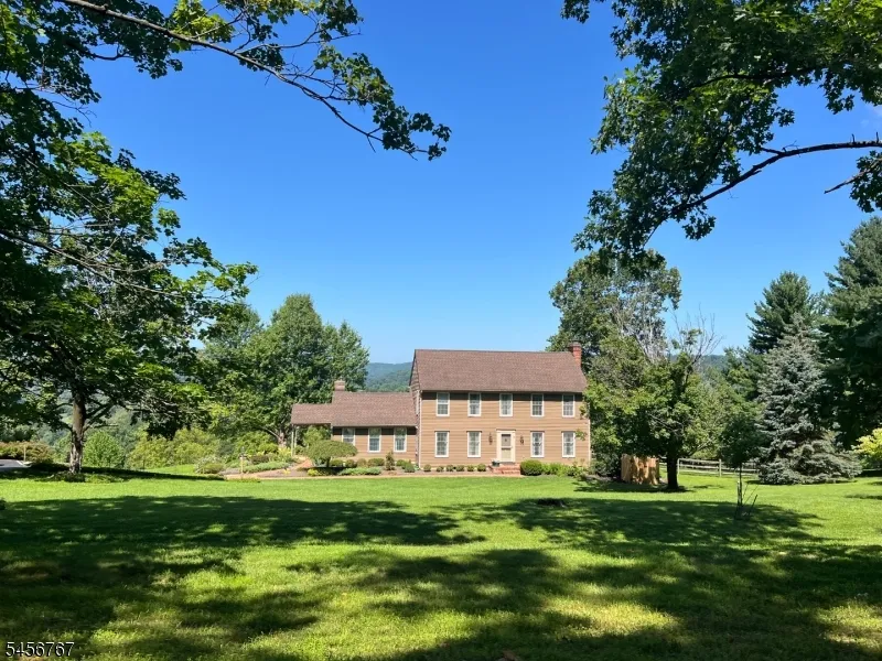 90 Old Farm Rd Holland, NJ 08848