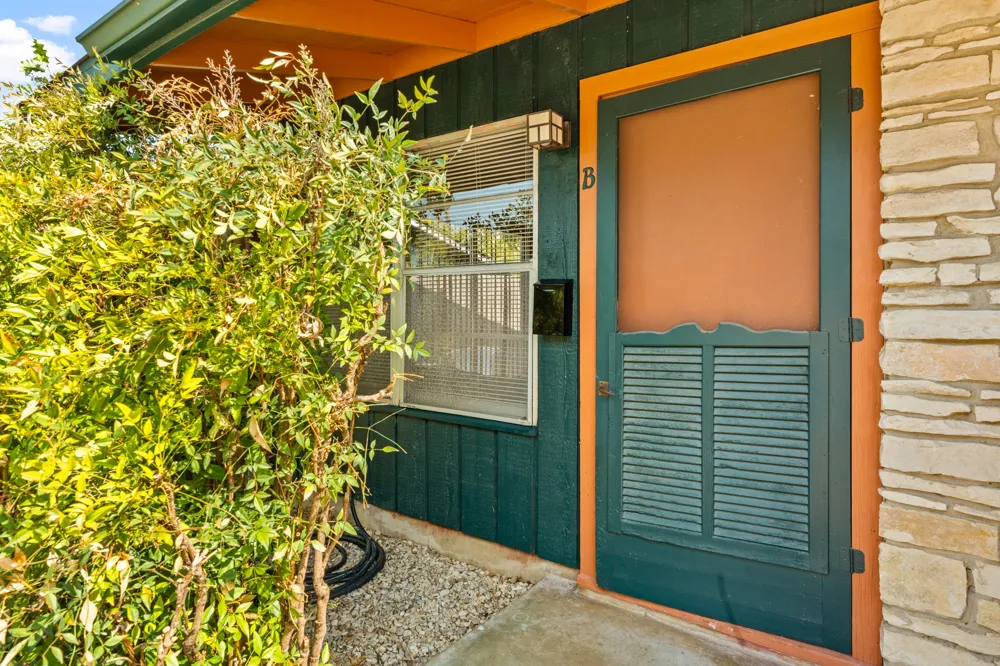 2004 Pasadena Drive #B Austin, TX 78757