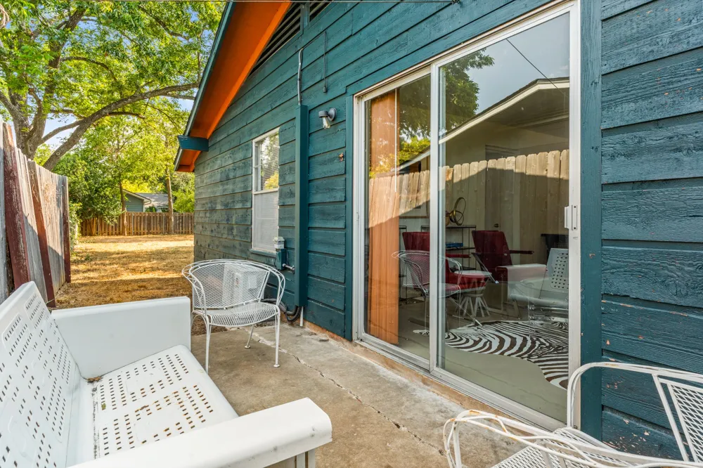2004 Pasadena Drive #B Austin, TX 78757