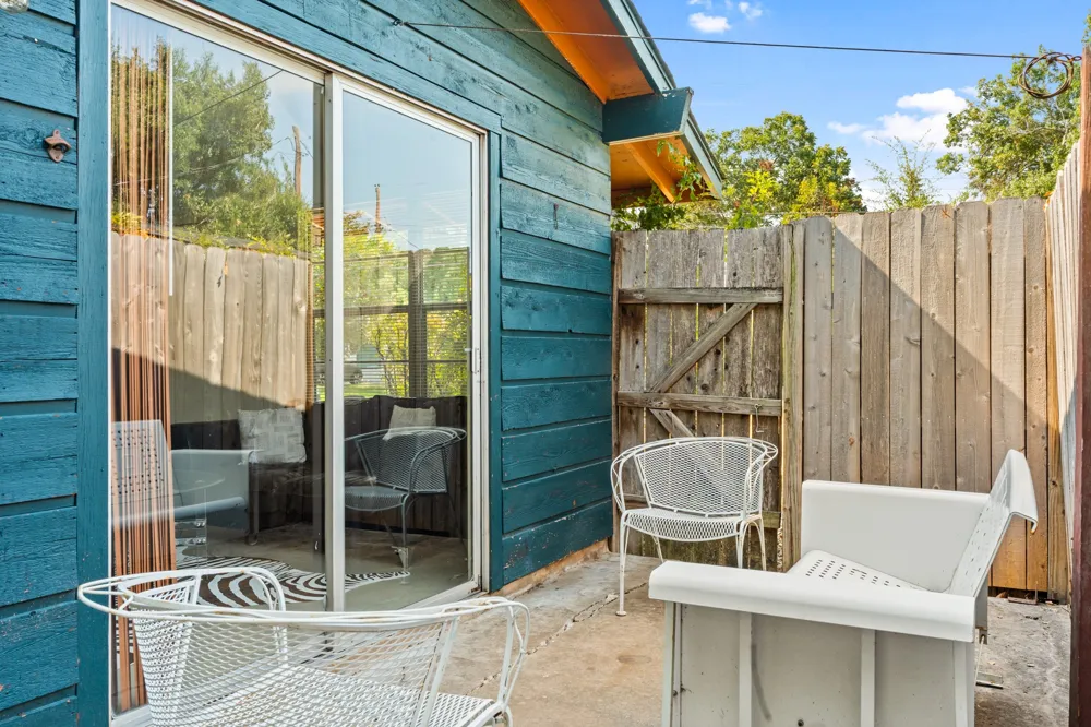2004 Pasadena Drive #B Austin, TX 78757