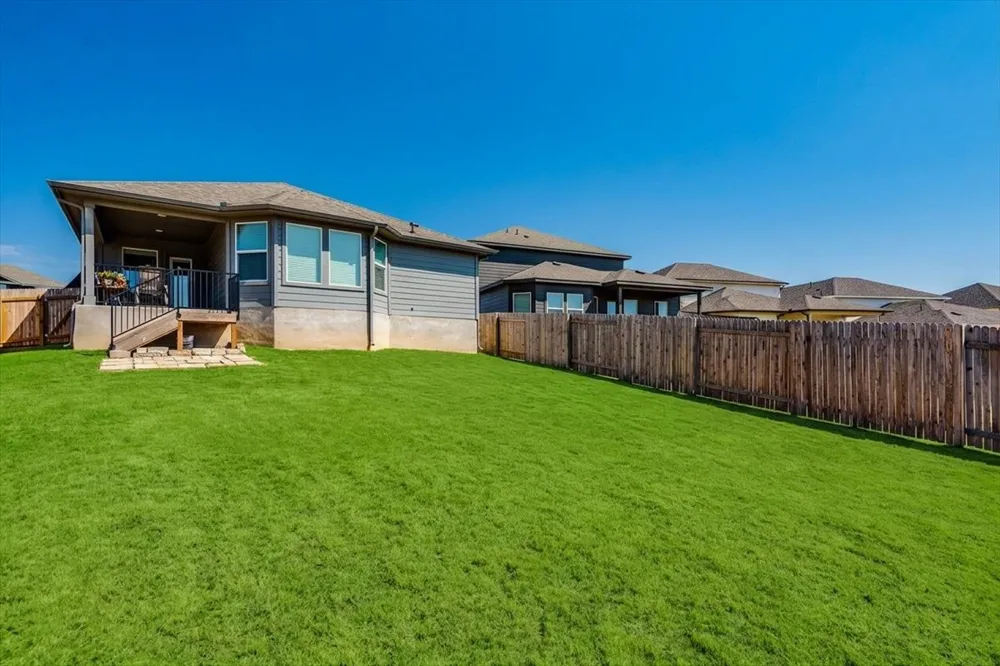 457 El Capitan Loop Dripping Springs, TX 78620