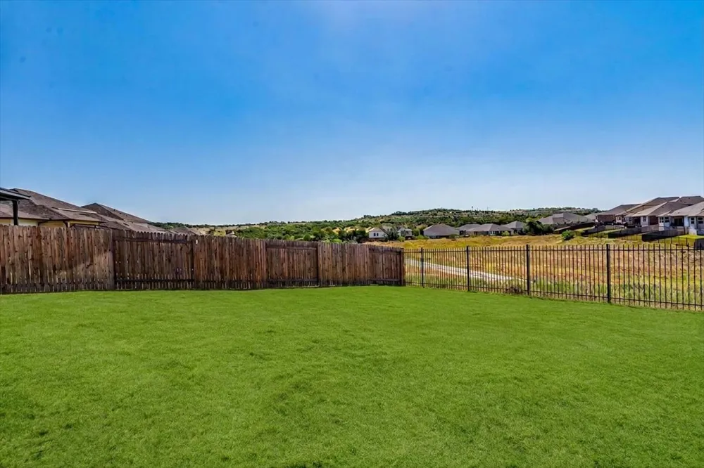 457 El Capitan Loop Dripping Springs, TX 78620