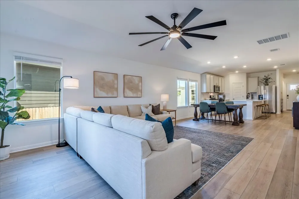 457 El Capitan Loop Dripping Springs, TX 78620