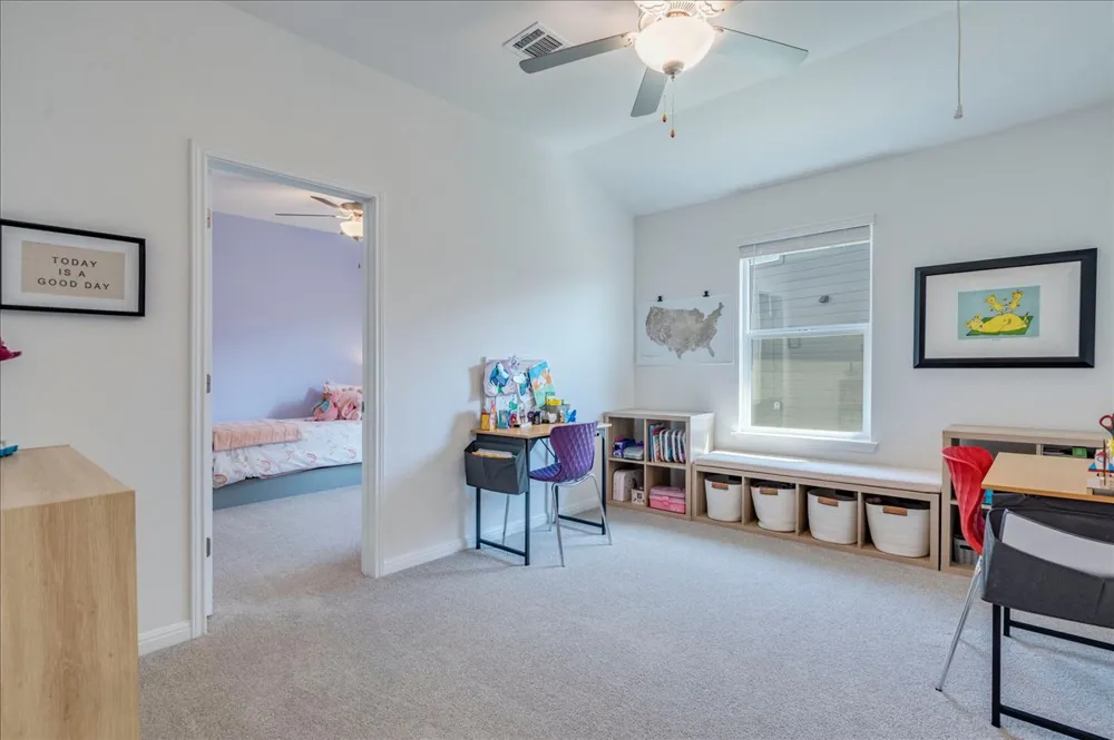 457 El Capitan Loop Dripping Springs, TX 78620