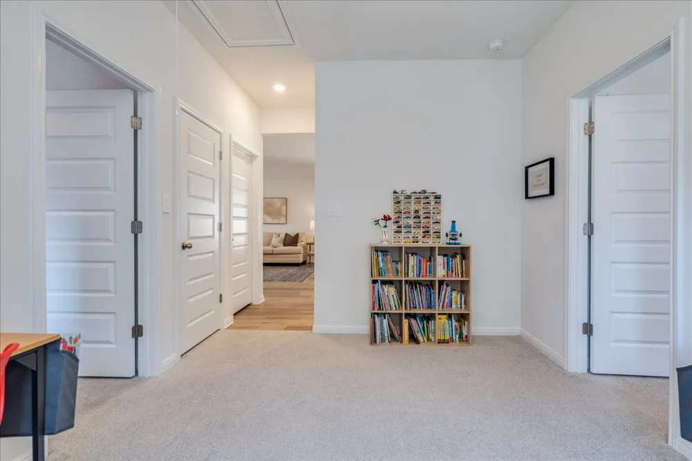 457 El Capitan Loop Dripping Springs, TX 78620