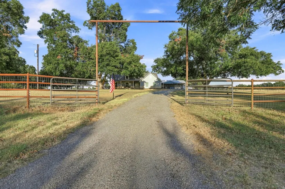 10381 Fm 512 Wolfe City, TX 75496