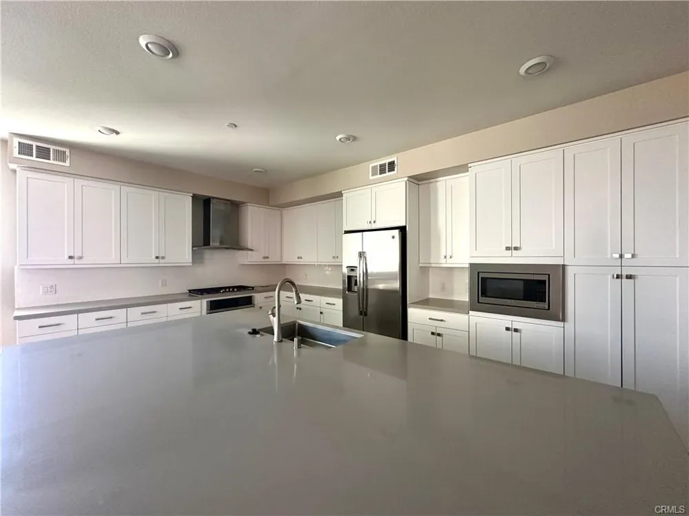 145 Bowery Irvine, CA 92612