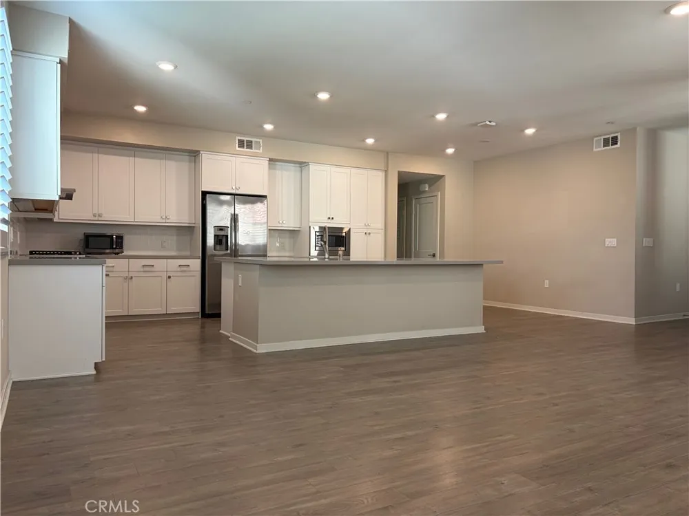 145 Bowery Irvine, CA 92612