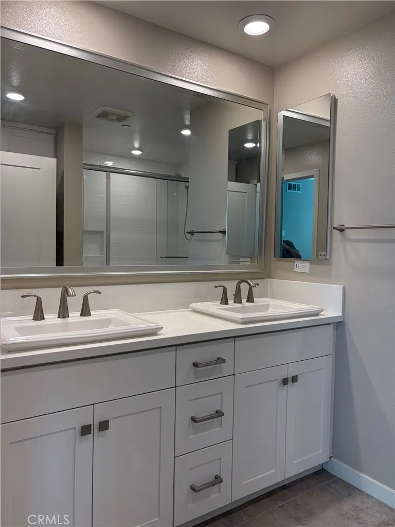 145 Bowery Irvine, CA 92612