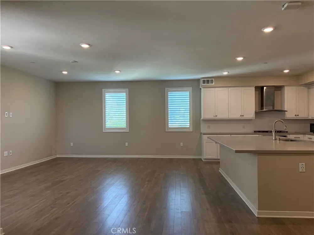 145 Bowery Irvine, CA 92612