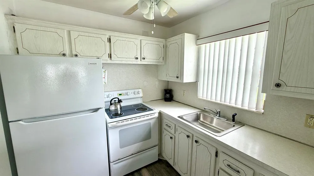236 PRESCOTT L Deerfield Beach, FL 33442