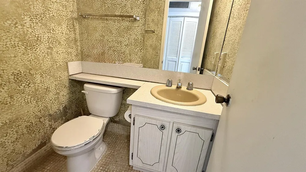 236 PRESCOTT L Deerfield Beach, FL 33442