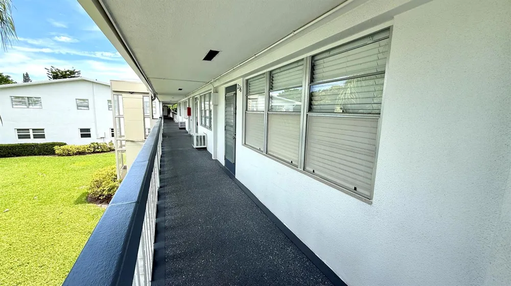 236 PRESCOTT L Deerfield Beach, FL 33442