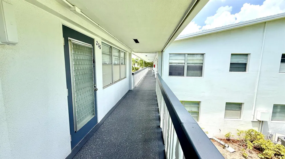 236 PRESCOTT L Deerfield Beach, FL 33442