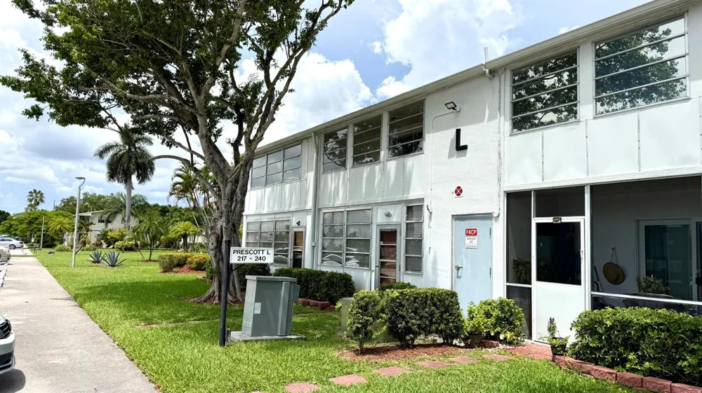 236 PRESCOTT L Deerfield Beach, FL 33442